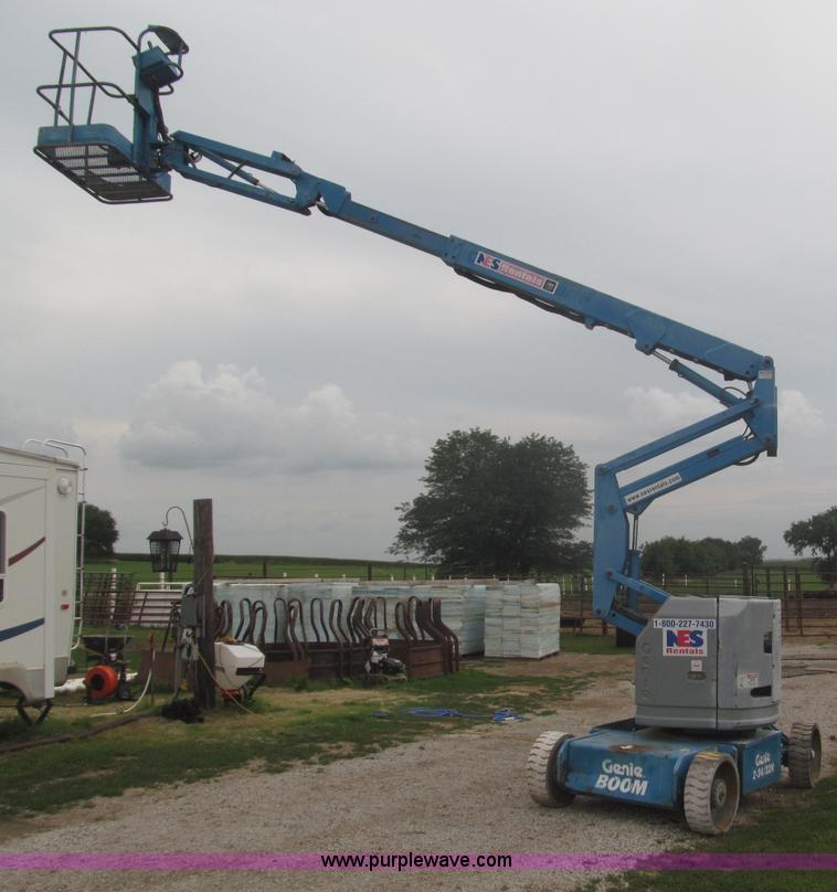 image for item F7076 1999 Genie Z34/22N narrow electric boom lift