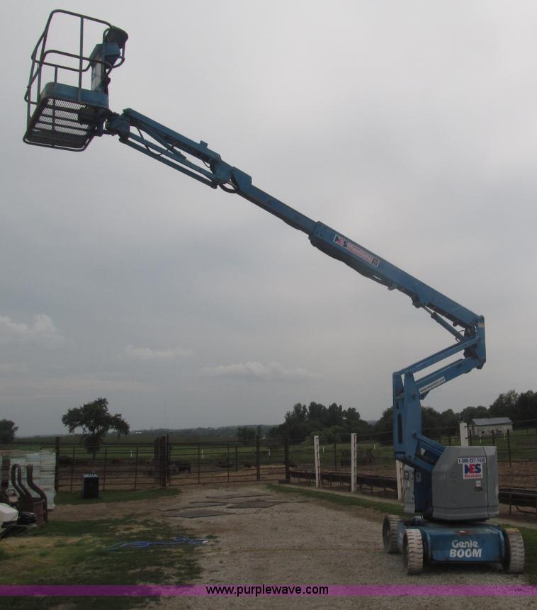 image for item F7076 1999 Genie Z34/22N narrow electric boom lift
