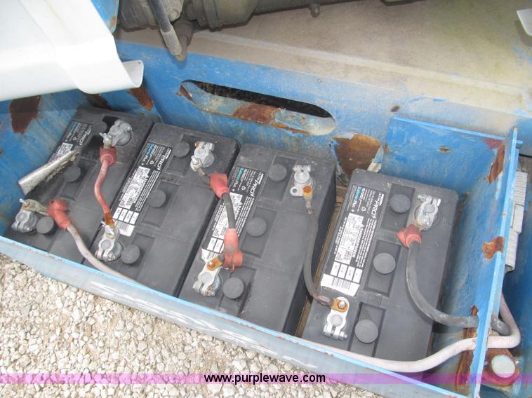 image for item F7076 1999 Genie Z34/22N narrow electric boom lift