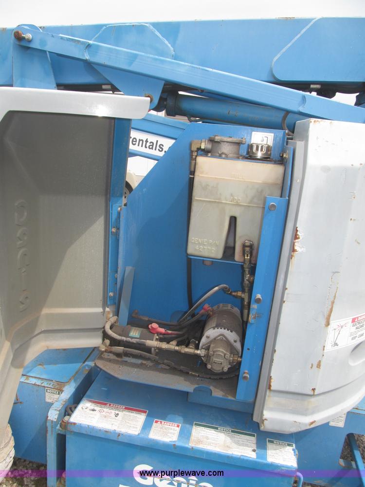 image for item F7076 1999 Genie Z34/22N narrow electric boom lift