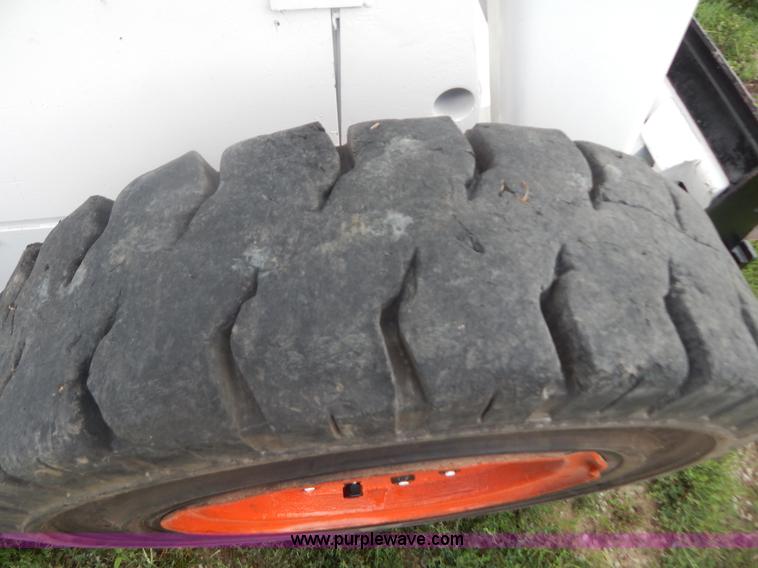 image for item G3329 Bobcat 980 skid steer