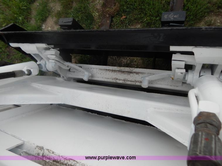 image for item G3329 Bobcat 980 skid steer