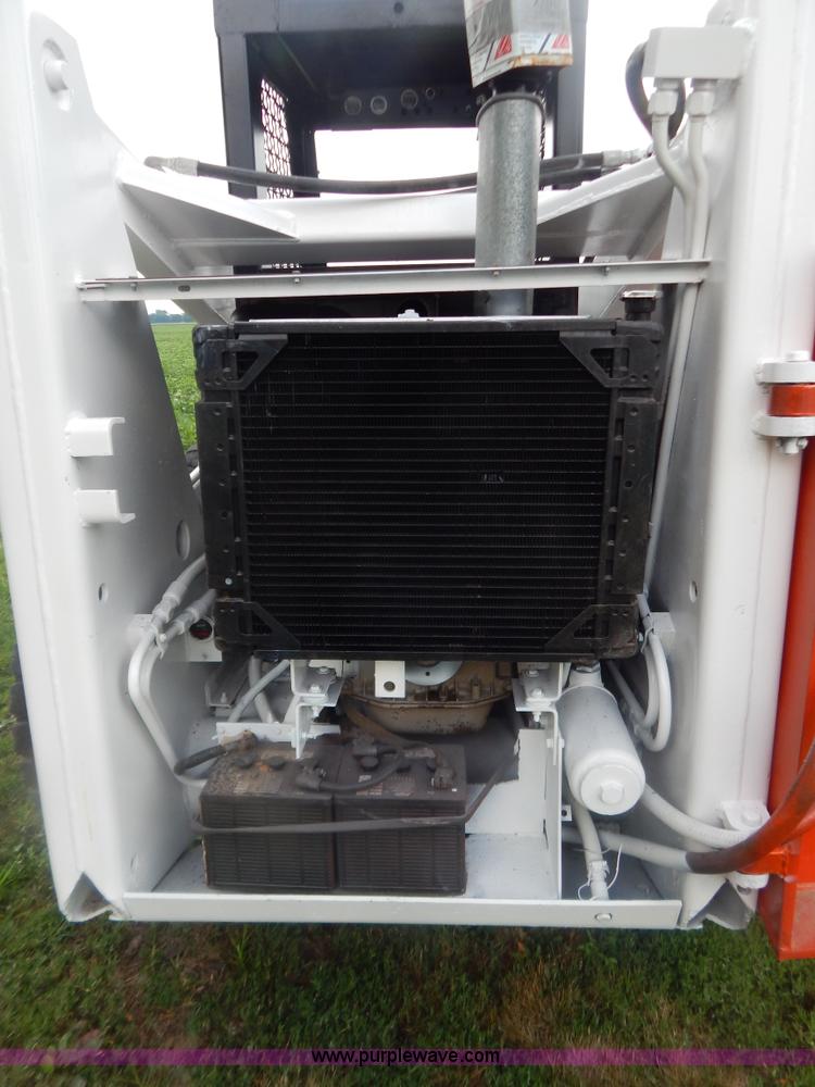 image for item G3329 Bobcat 980 skid steer