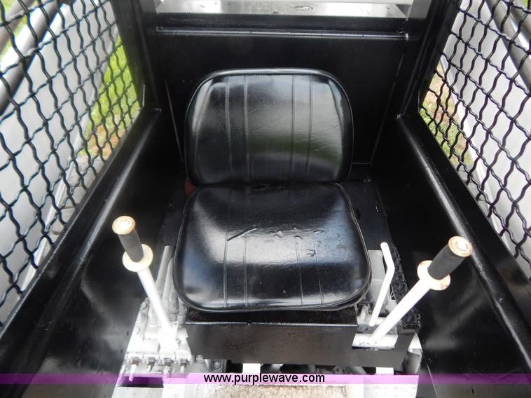 image for item G3329 Bobcat 980 skid steer