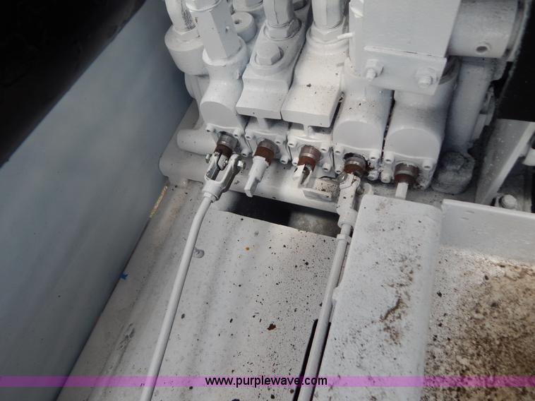 image for item G3329 Bobcat 980 skid steer