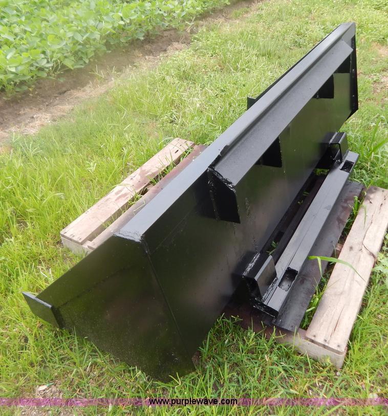 image for item G3329 Bobcat 980 skid steer