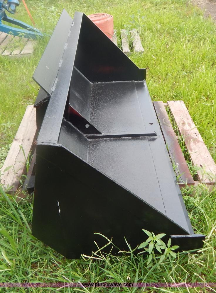 image for item G3329 Bobcat 980 skid steer