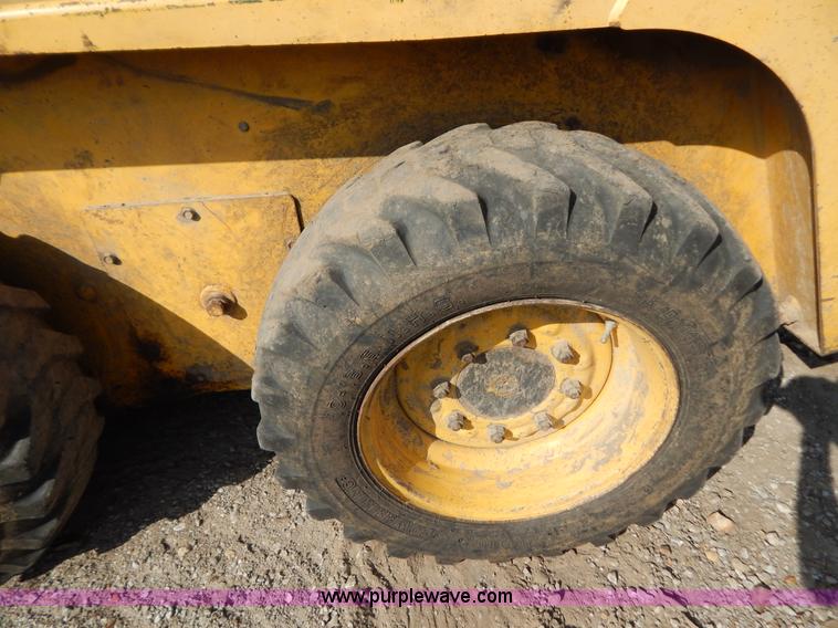 image for item G3374 1999 Gehl 4835 SXT skid steer