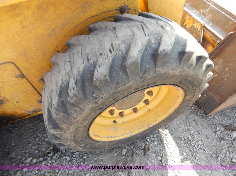 image for item G3374 1999 Gehl 4835 SXT skid steer