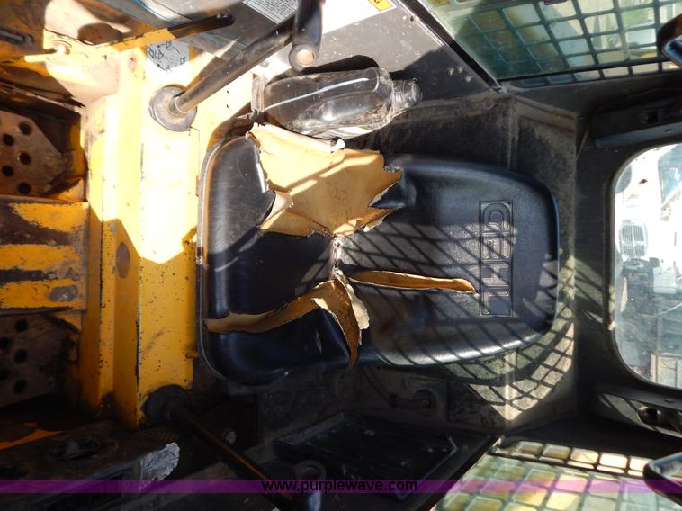 image for item G3374 1999 Gehl 4835 SXT skid steer