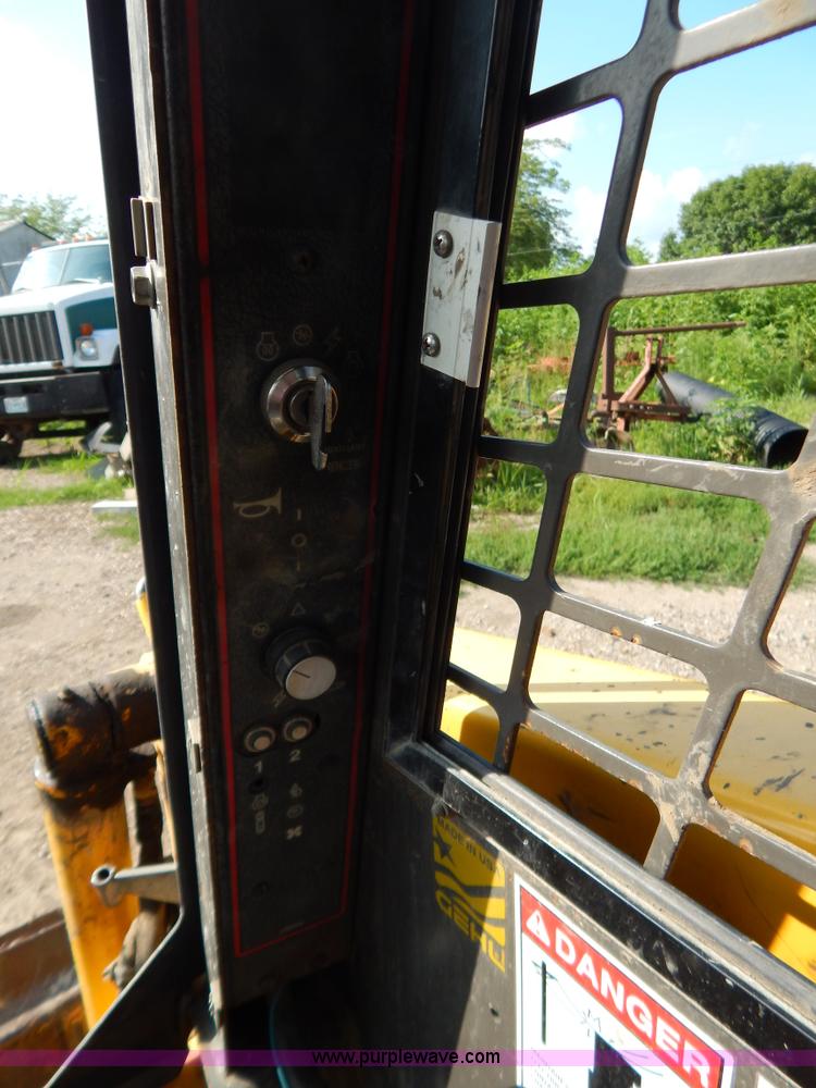 image for item G3374 1999 Gehl 4835 SXT skid steer