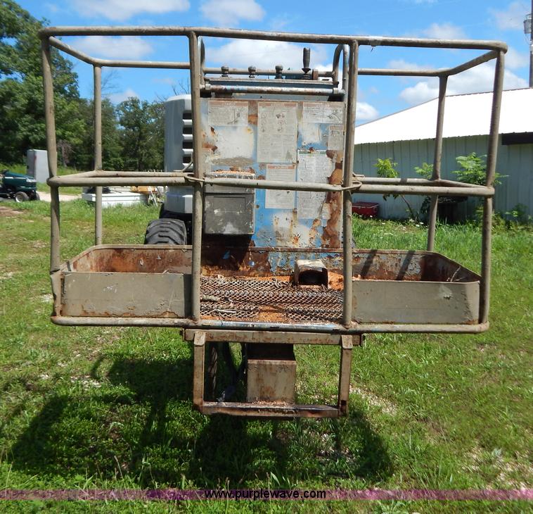 image for item G3375 1993 Genie Z-45/22 boom lift