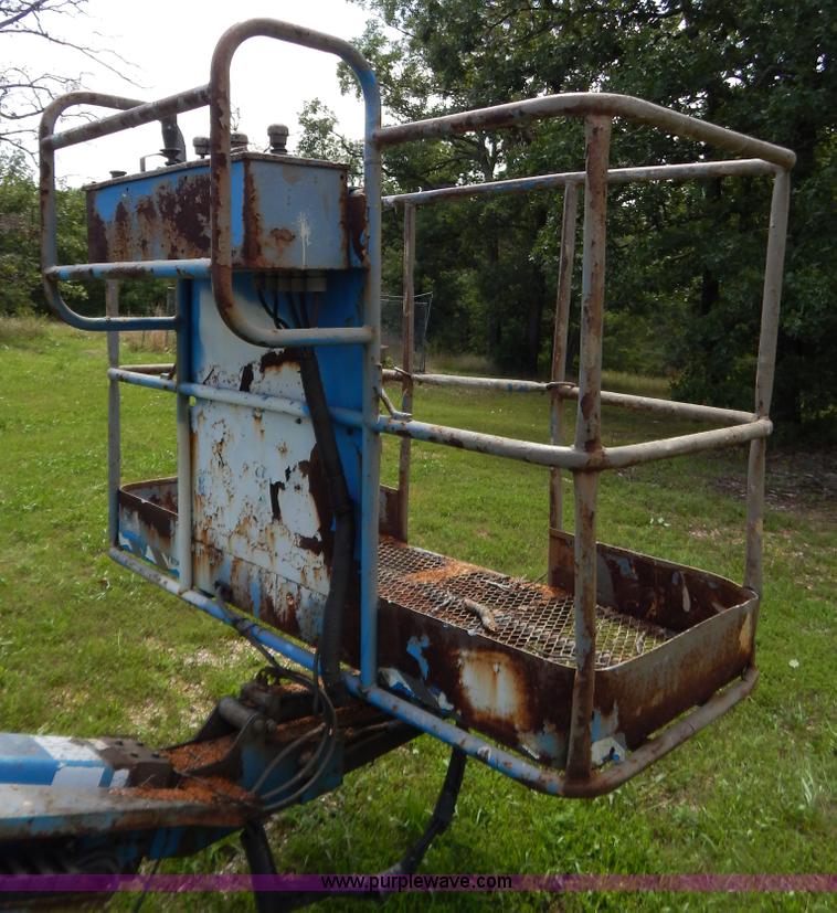 image for item G3375 1993 Genie Z-45/22 boom lift