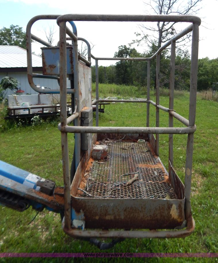 image for item G3375 1993 Genie Z-45/22 boom lift