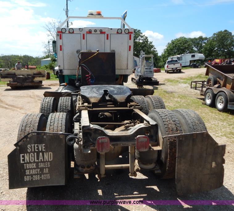 image for item G3378 1994 Mack CH613 semi truck