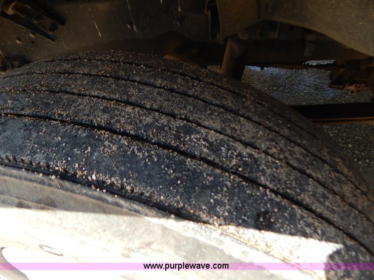 image for item G3378 1994 Mack CH613 semi truck