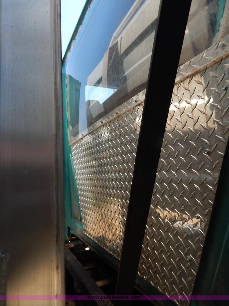 image for item G3378 1994 Mack CH613 semi truck