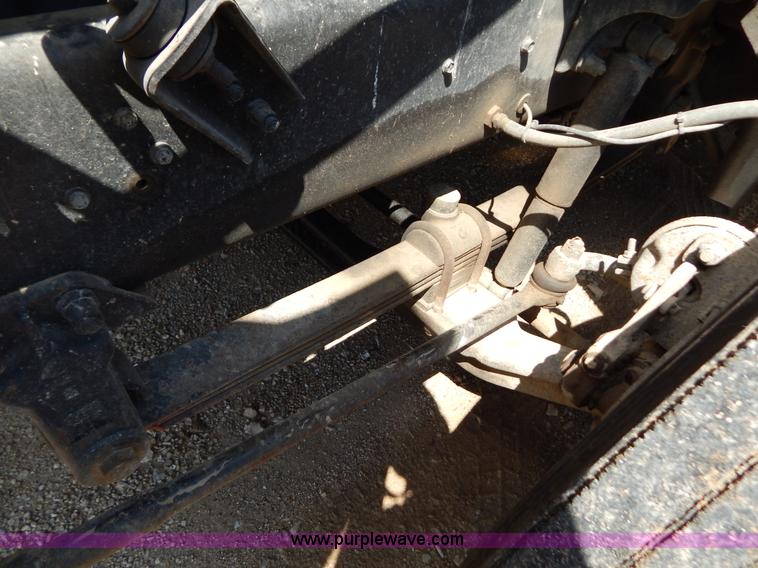 image for item G3378 1994 Mack CH613 semi truck