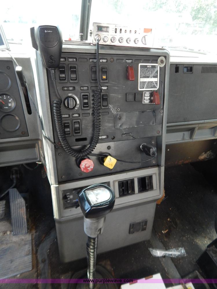 image for item G3378 1994 Mack CH613 semi truck