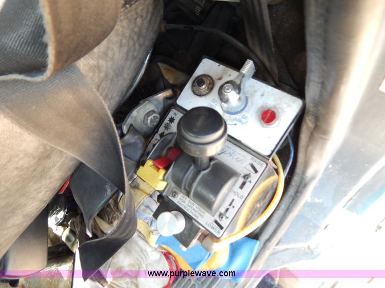 image for item G3378 1994 Mack CH613 semi truck