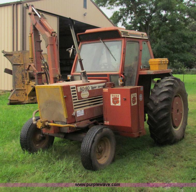 image for item G4081 Hesston Tiger Special 80-90 tractor