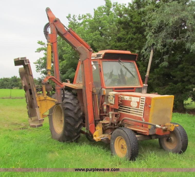 image for item G4081 Hesston Tiger Special 80-90 tractor