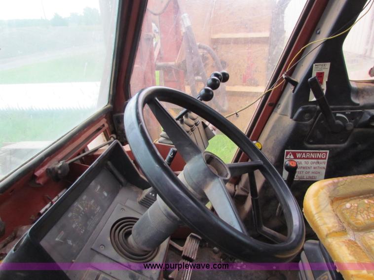 image for item G4081 Hesston Tiger Special 80-90 tractor