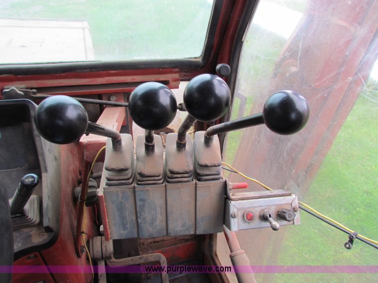 image for item G4081 Hesston Tiger Special 80-90 tractor