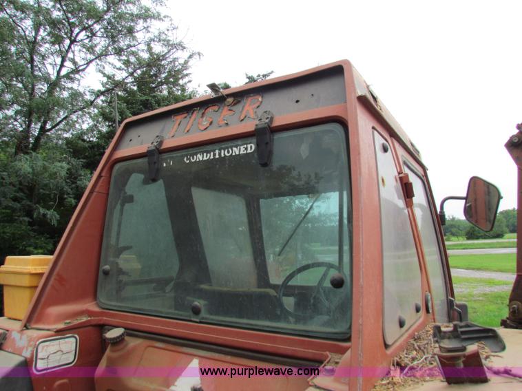 image for item G4081 Hesston Tiger Special 80-90 tractor