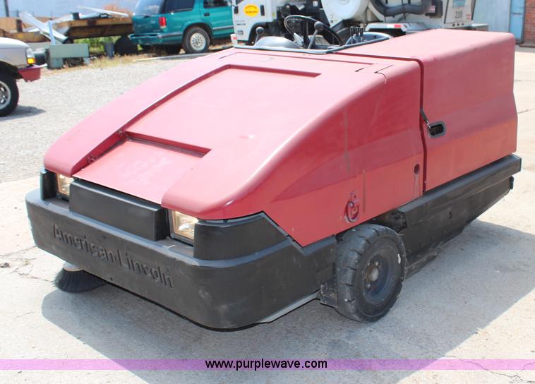 image for item G5054 1999 American Lincoln 2160 sweeper