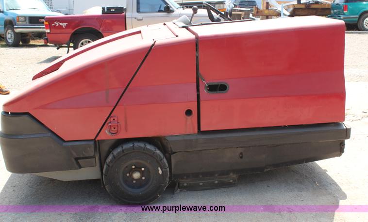 image for item G5054 1999 American Lincoln 2160 sweeper