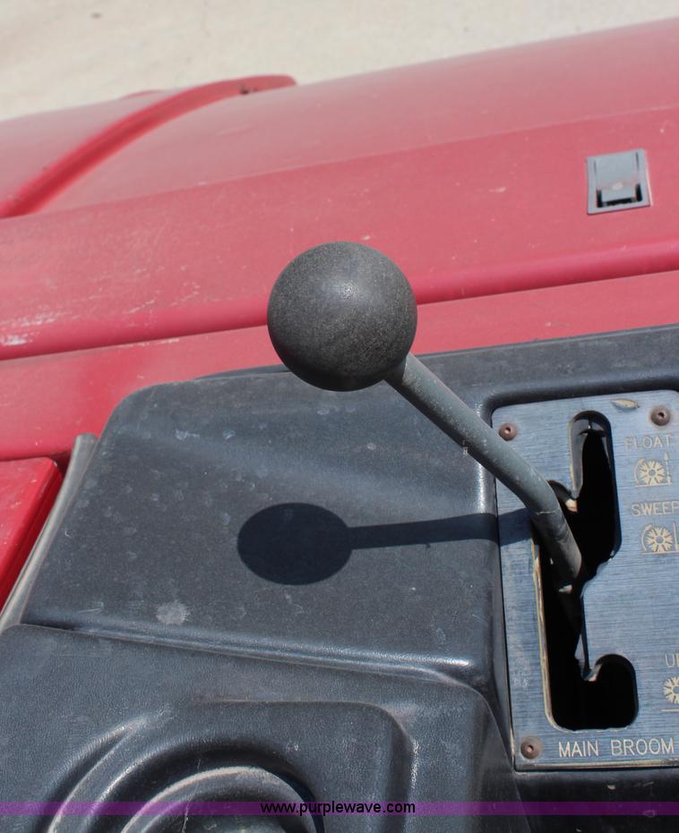 image for item G5054 1999 American Lincoln 2160 sweeper