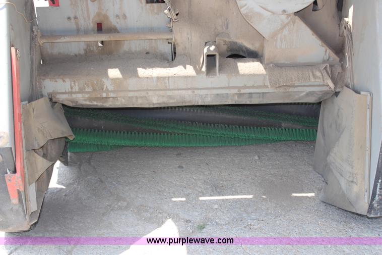 image for item G5054 1999 American Lincoln 2160 sweeper