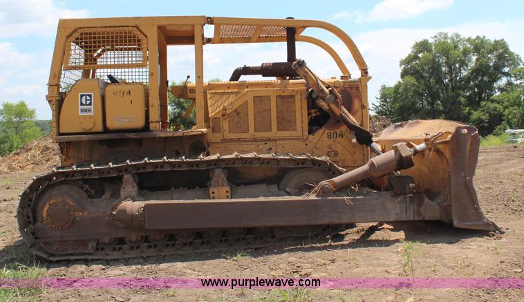 image for item G5305 1977 Caterpillar D8K dozer