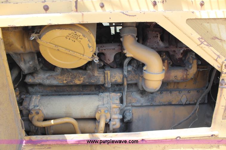 image for item G5305 1977 Caterpillar D8K dozer
