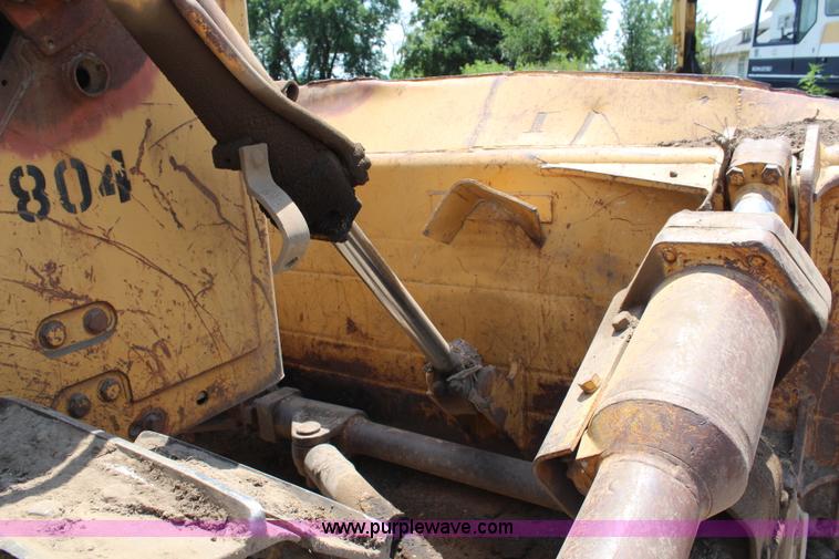image for item G5305 1977 Caterpillar D8K dozer