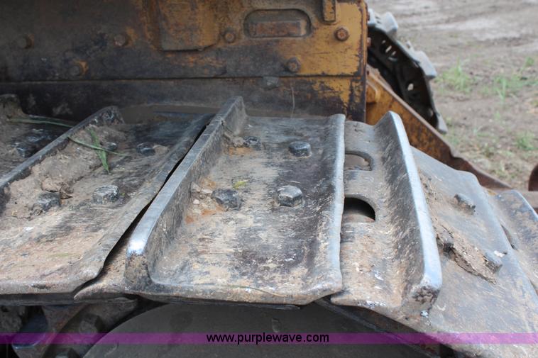 image for item G5305 1977 Caterpillar D8K dozer