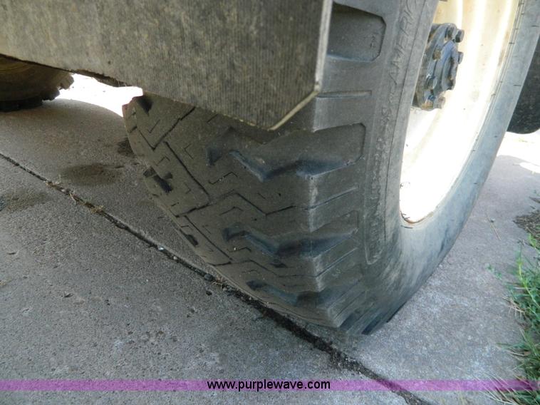 image for item G7963 1973 Ford F250 Camper Special gin pole truck