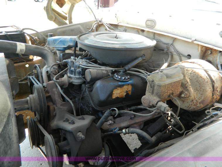 image for item G7963 1973 Ford F250 Camper Special gin pole truck