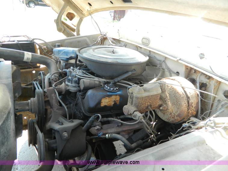 image for item G7963 1973 Ford F250 Camper Special gin pole truck