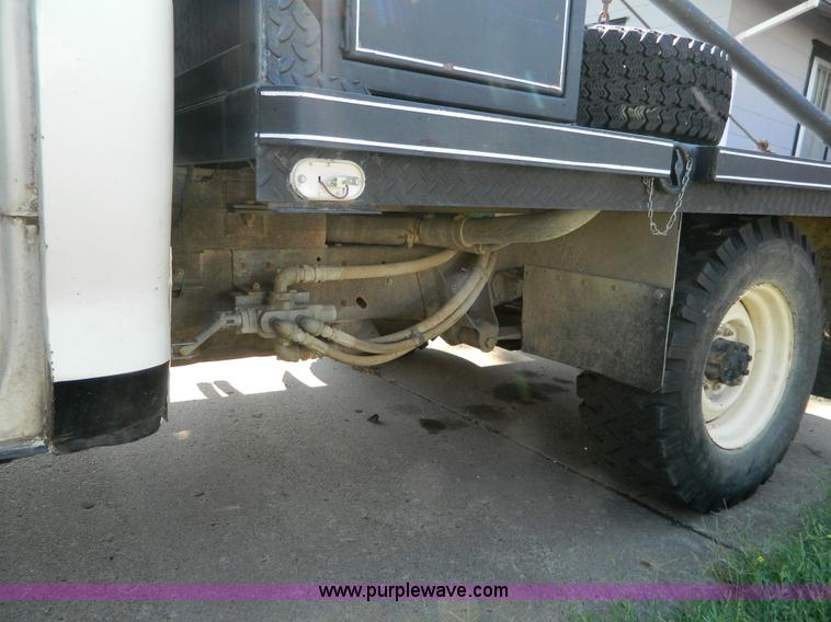 image for item G7963 1973 Ford F250 Camper Special gin pole truck