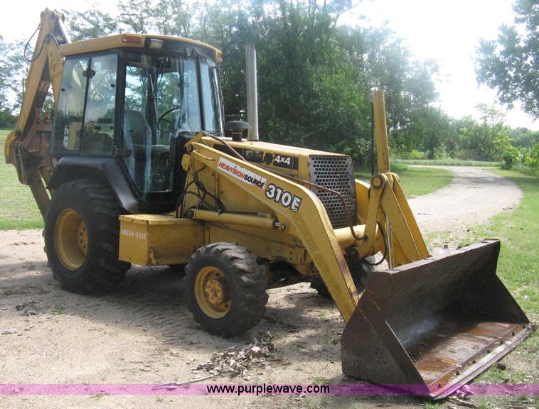 image for item H6466 1999 John Deere 310E backhoe
