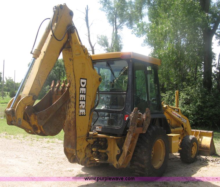image for item H6466 1999 John Deere 310E backhoe
