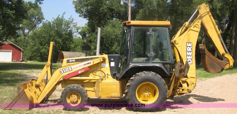 image for item H6466 1999 John Deere 310E backhoe
