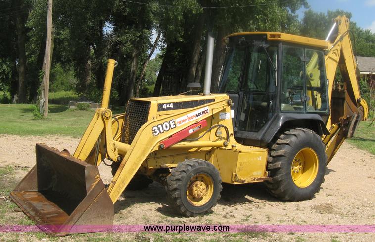 image for item H6466 1999 John Deere 310E backhoe