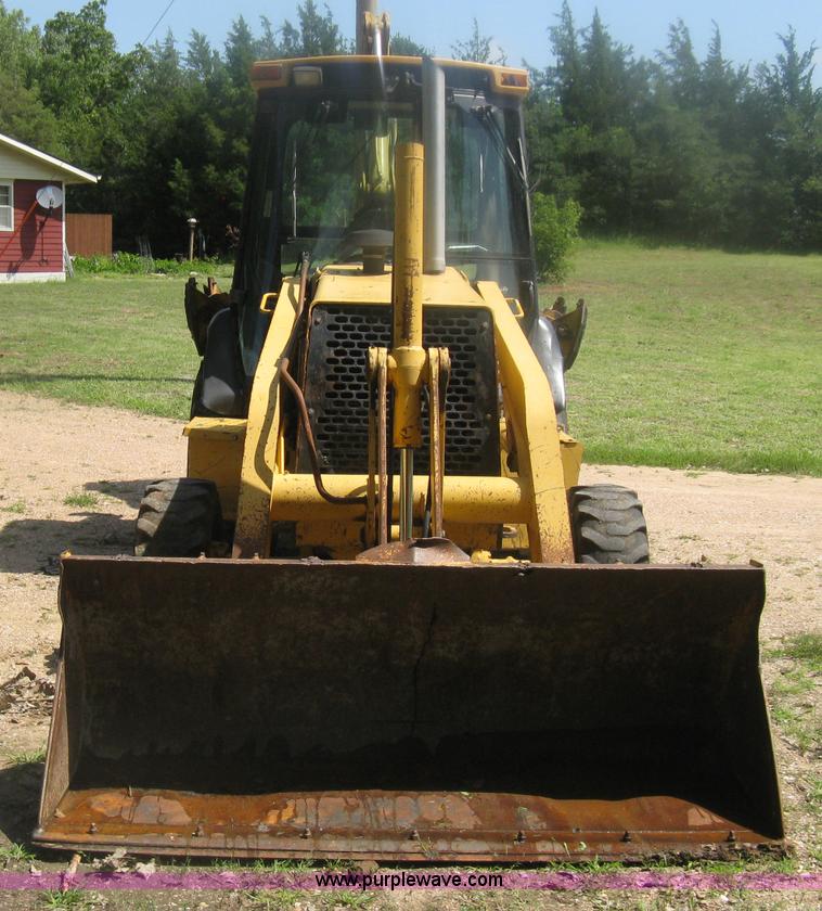 image for item H6466 1999 John Deere 310E backhoe