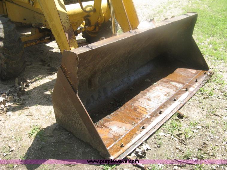 image for item H6466 1999 John Deere 310E backhoe