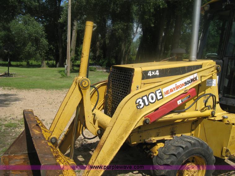 image for item H6466 1999 John Deere 310E backhoe