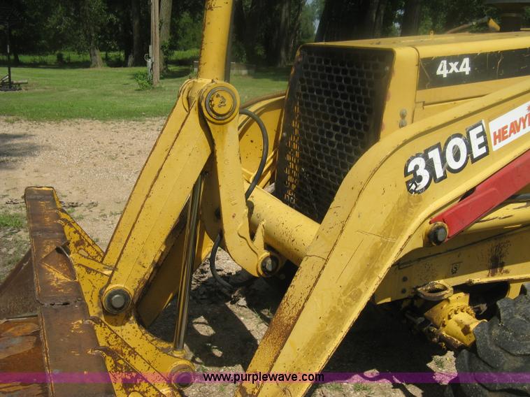 image for item H6466 1999 John Deere 310E backhoe