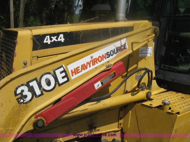 image for item H6466 1999 John Deere 310E backhoe